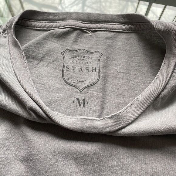 Stash t-shirt medium made in USA distressed on the color - Picture 8 of 8